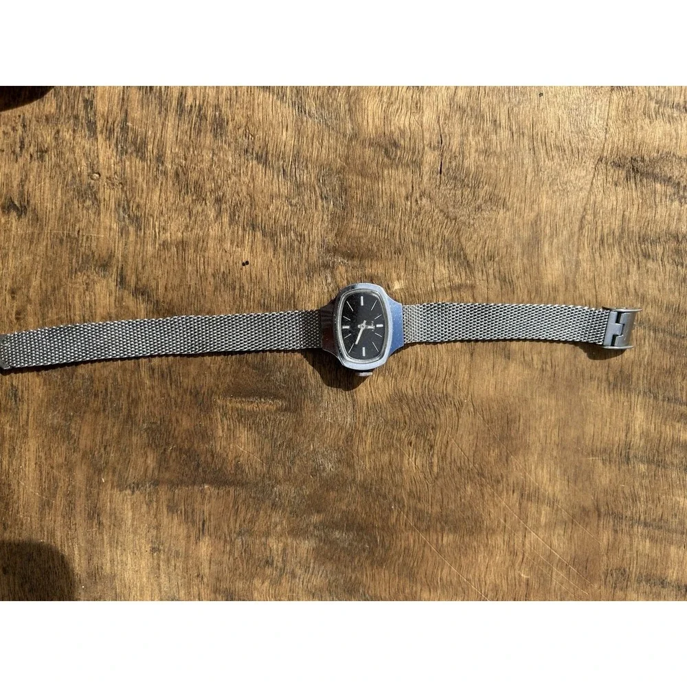 Vintage Timex Ladies Mechanical Hand Wind Watch Black Dial Mesh Band Untested